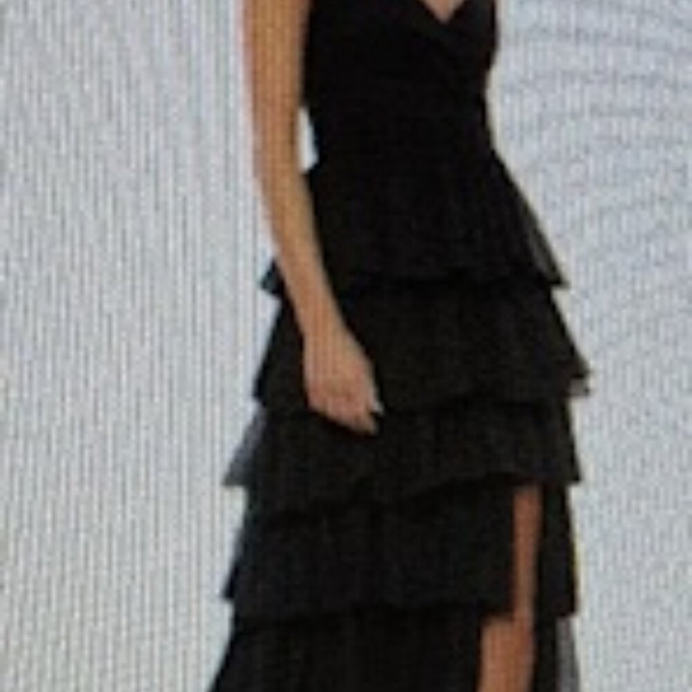 Ieena for MacDuggal Black Gown/Dress, Size 14